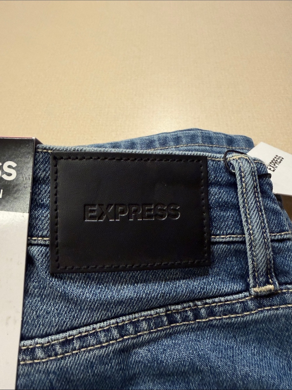 NWT Women’s Express Blue Wide-Leg Jeans with Rhinestone Detail Size 6 - Picture 3 of 5